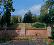 840852 Afbeelding van de restauratie van de grafheuvel (rotonde), op de 1e Algemene Begraafplaats Soestbergen ...